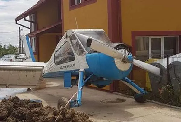 Primărie cu avion în Argeș! Moșoaia prima comună din România cu aparat de zbor