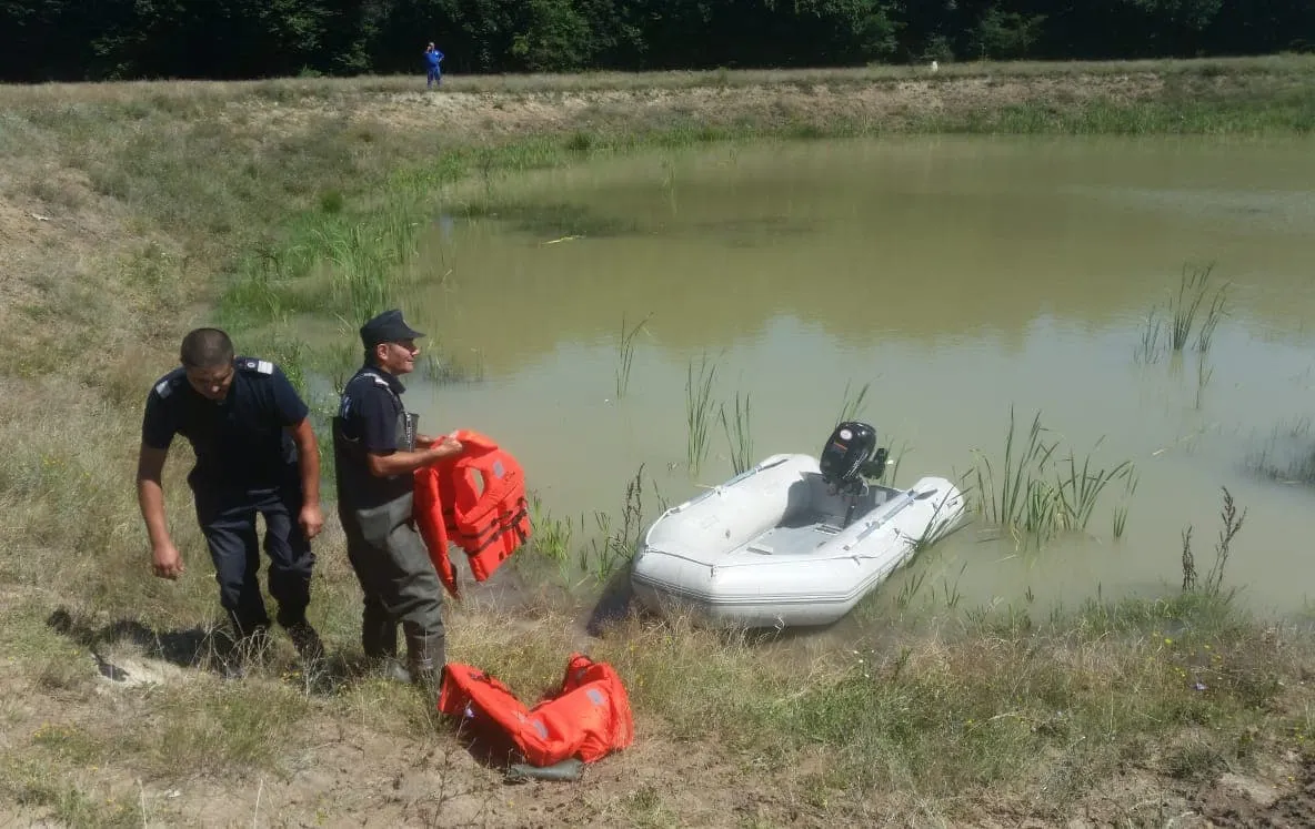 Cadavrul unui bărbat a fost descoperit pe marginea râului Doamnei