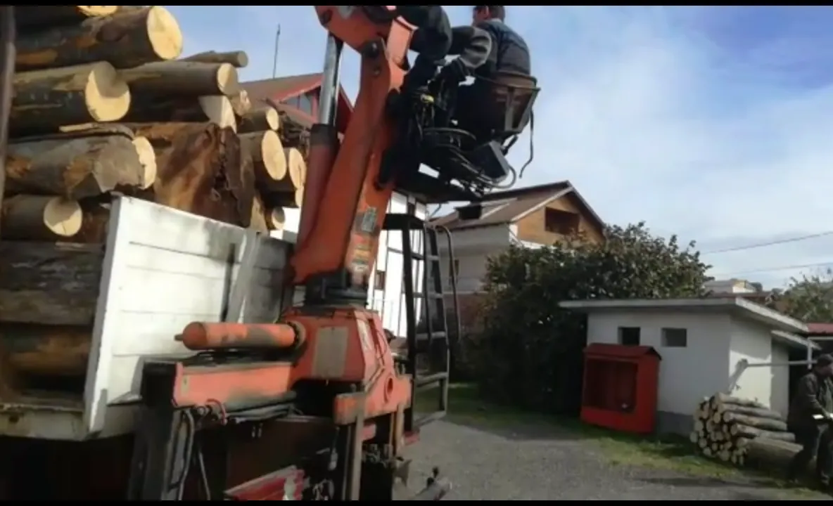 Control în Rucăr! O firmă de prelucrare a lemnului a fost amendată