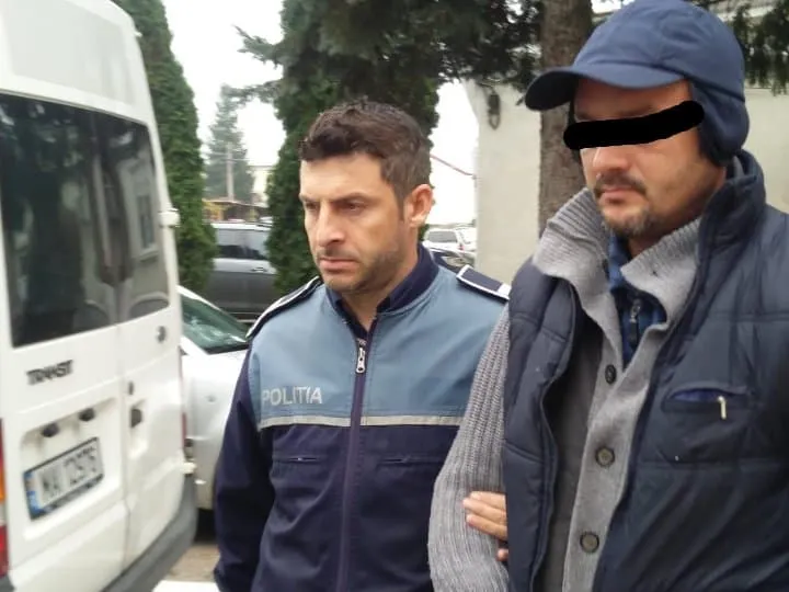 A furat o Dacia ca să meargă acasă şi a ajuns în arest!