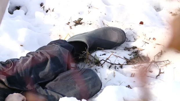 Moarte suspectă, la Leordeni! Bărbatul zăcea fără suflare în zăpadă