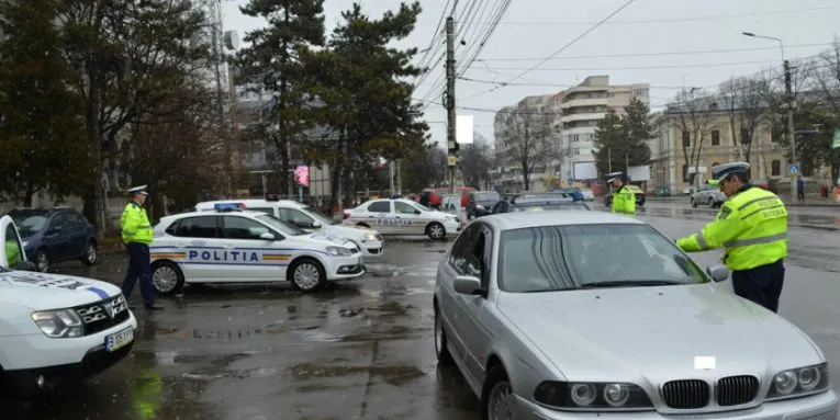 Şofer prins conducând ilegal! Are trei dosare penale
