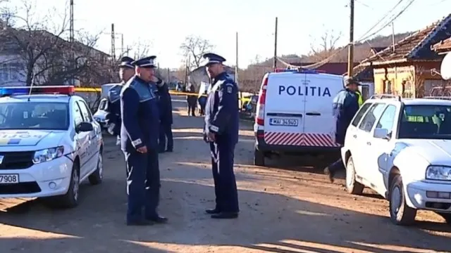 Ultraj! Poliţistă agresată în timp ce încătuşa un scandalagiu