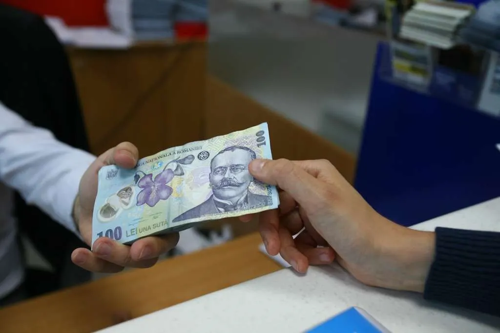 Lua credite cu buletinul găsit! A obţinut sume mari de bani