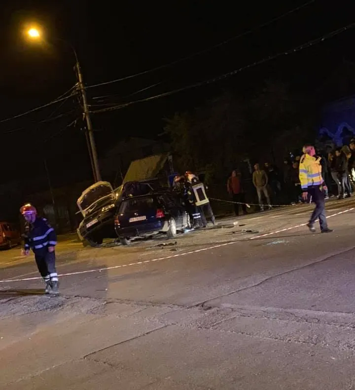 Șase victime într-un accident petrecut la Curtea de Argeş