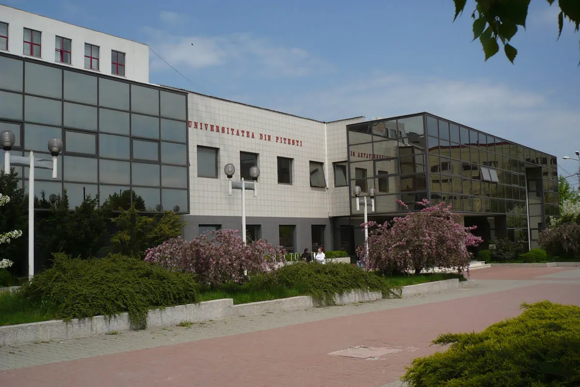 Un nou titlu de Doctor Honoris Causa la Universitatea din Pitești