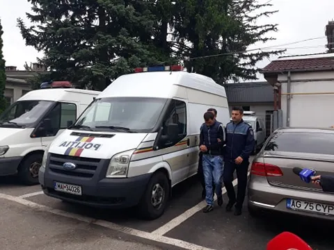 Hoţ eliberat din penitenciar s-a întors în arest după un furt