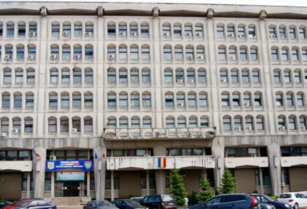 Salariile angajaților din Prefectura Argeș! Vezi cât câştigă prefectul
