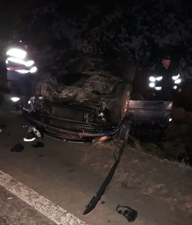 S-a răsturnat cu mașina pe DN 7, la Morărești! Şoferul a scăpat