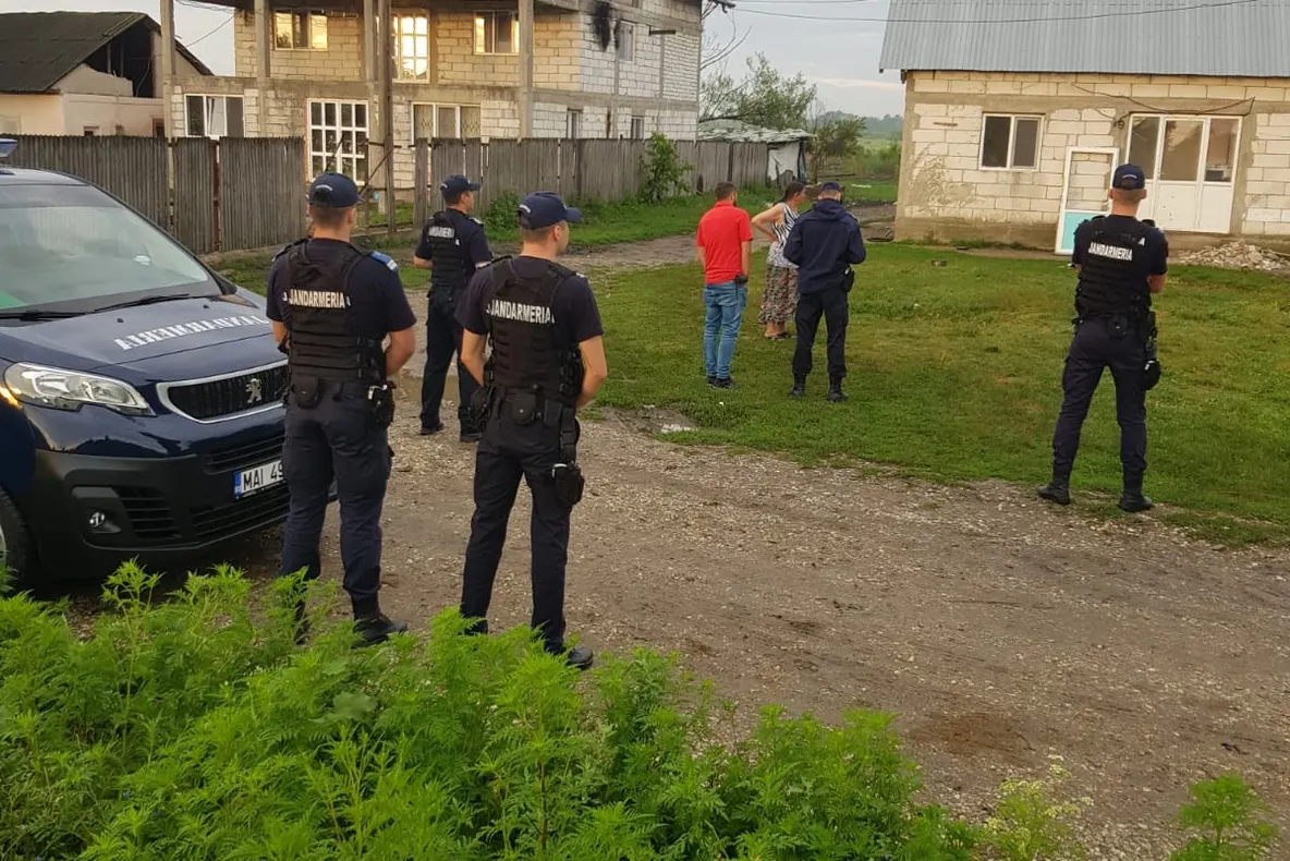 Acțiuni ale jandarmilor în Leordeni. Hoții de curent s-au ales cu dosare penale