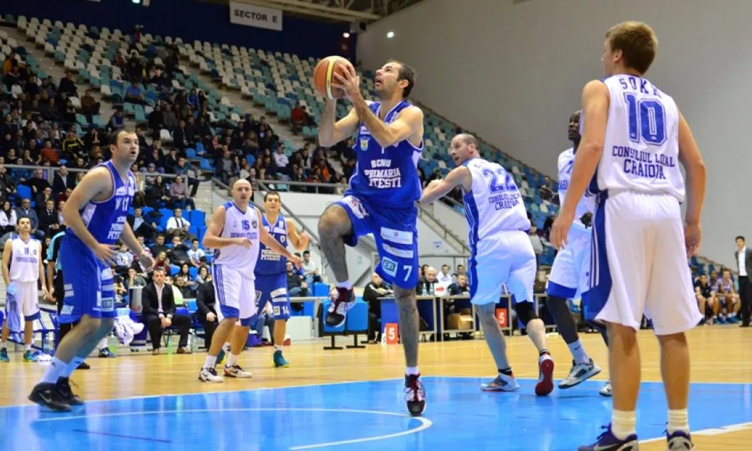 Turneu amical de baschet la Sala Sporturilor Piteşti