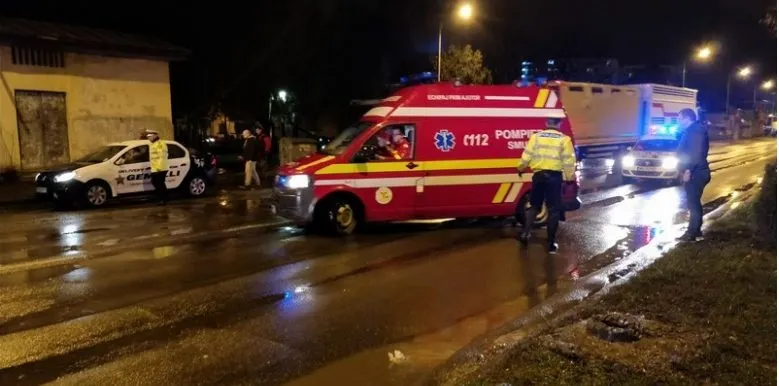 Bătrână accidentată, rănită grav, când traversa pe trecere
