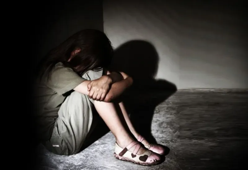 Agresiune sexuală! Bărbatul a încercat să sărute o fetiță de 9 ani
