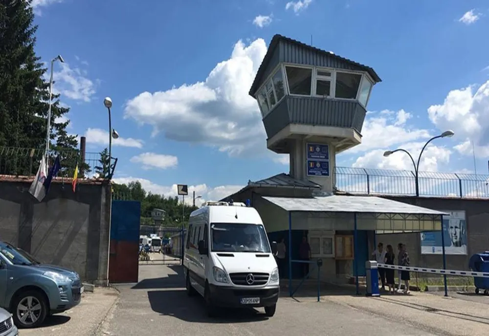 Peste 300 de deţinuţi de la Penitenciarul Mioveni vor să voteze
