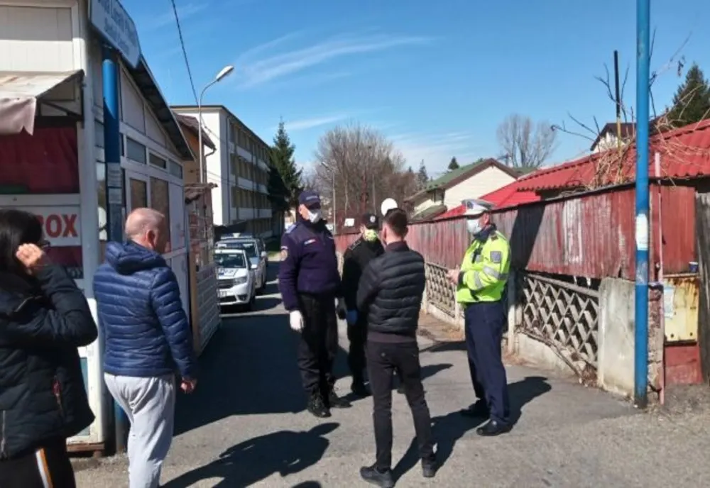 Doi argeșeni amendați cu 10.000 de lei după ce au încălcat măsura izolării