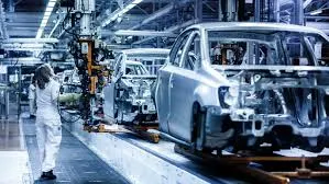 Cel mai mare producător auto european concediază peste 100.000 de angajați. Mai multe fabrici vor fi închise