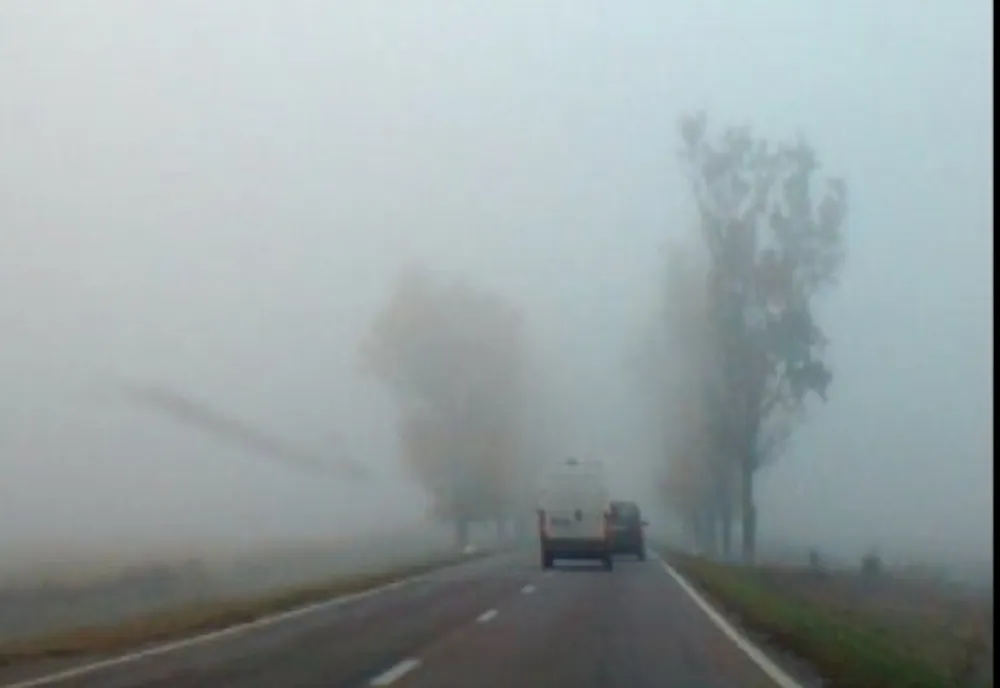 Ceața reduce la această oră vizibilitatea 