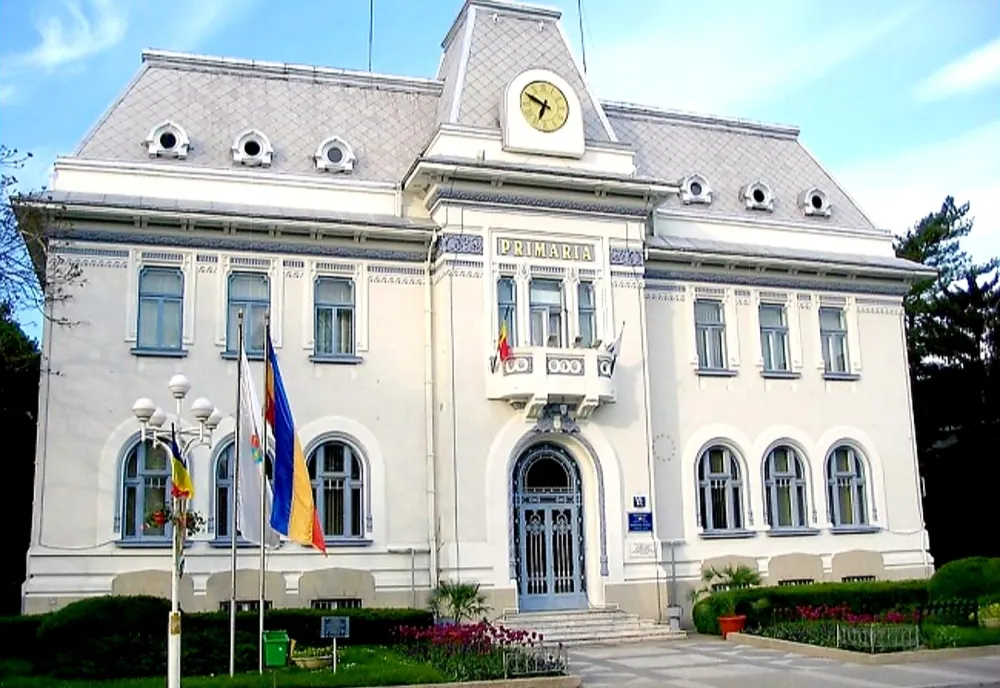 Trei persoane audiate în cazul amenințării cu bombă la Primăria Pitești