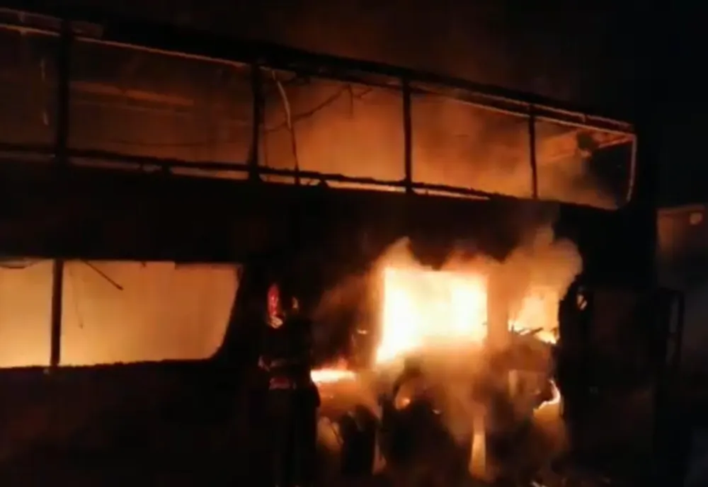 Incendiu. Trafic blocat în Pitești
