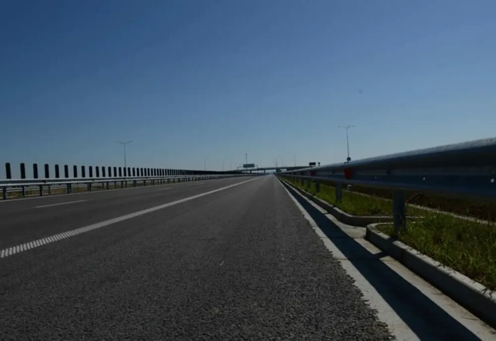 TIR derapat pe autostrada A1, între Piteşti şi Bucureşti. Trafic pe o singură bandă