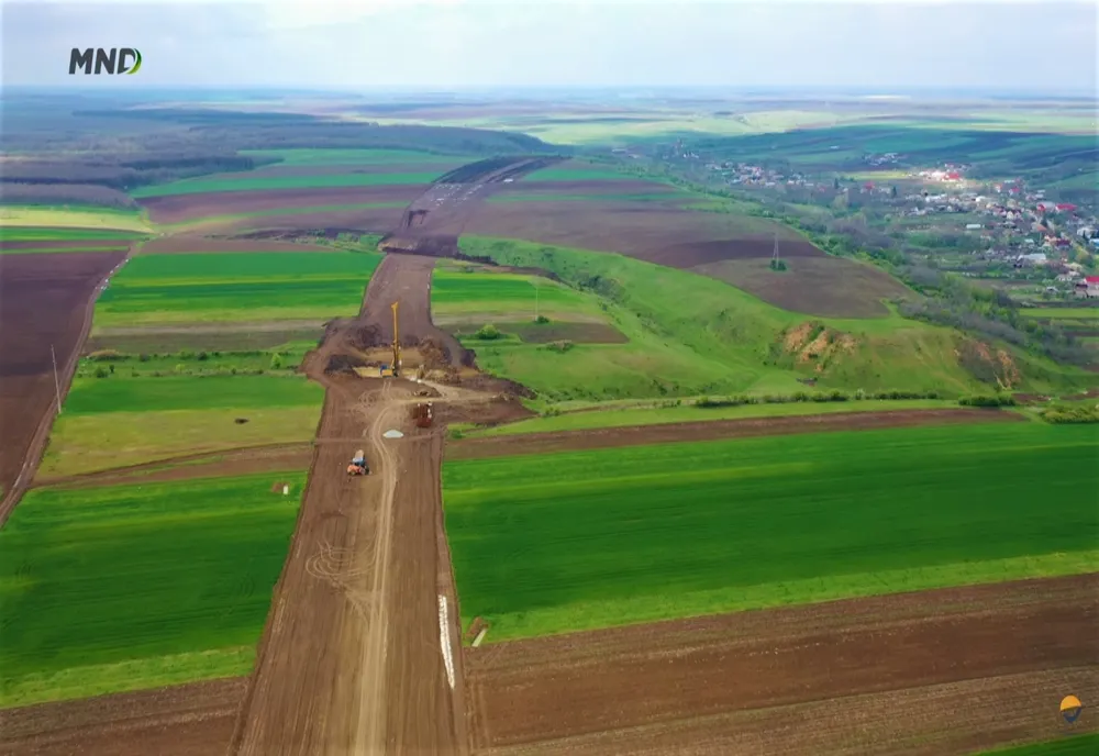 VIDEO de pe Lotul 3 al Drumului Expres Craiova-Piteşti, între Slatina şi Coloneşti
