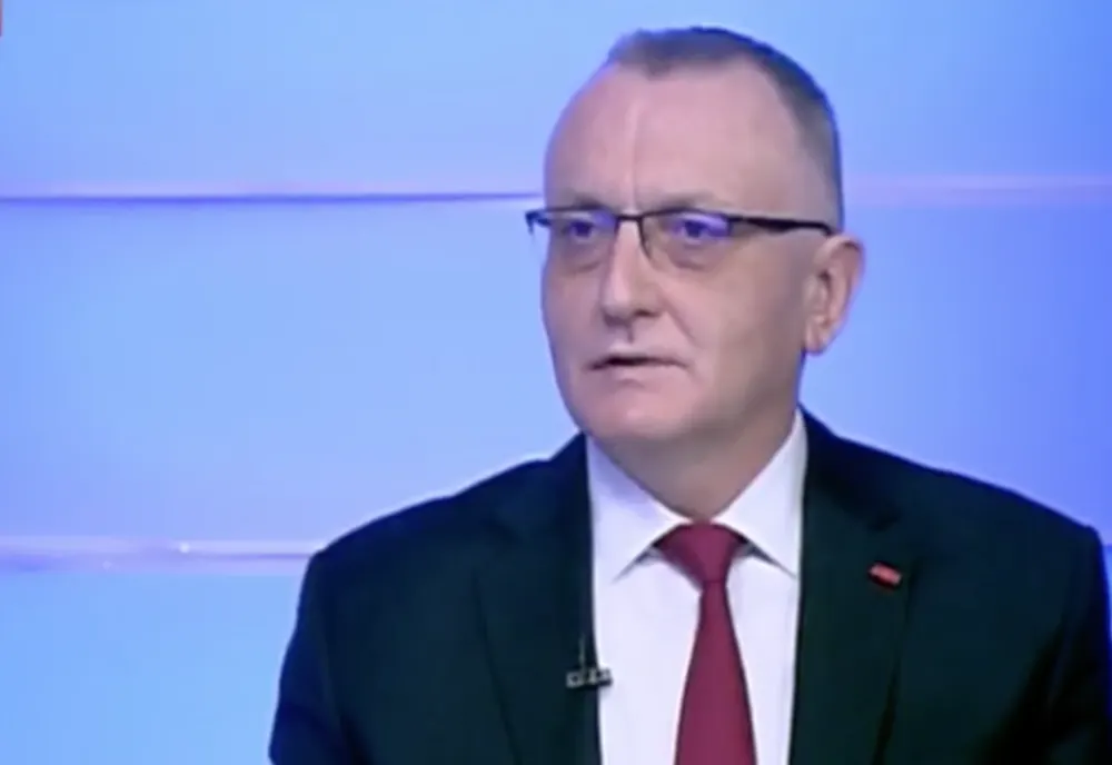 Ministrul Educației a anunțat cum va începe anul școlar viitor: "Sperăm că nu vom avea un al patrulea val”