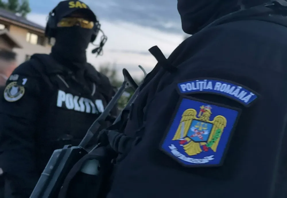  Percheziții în Argeș