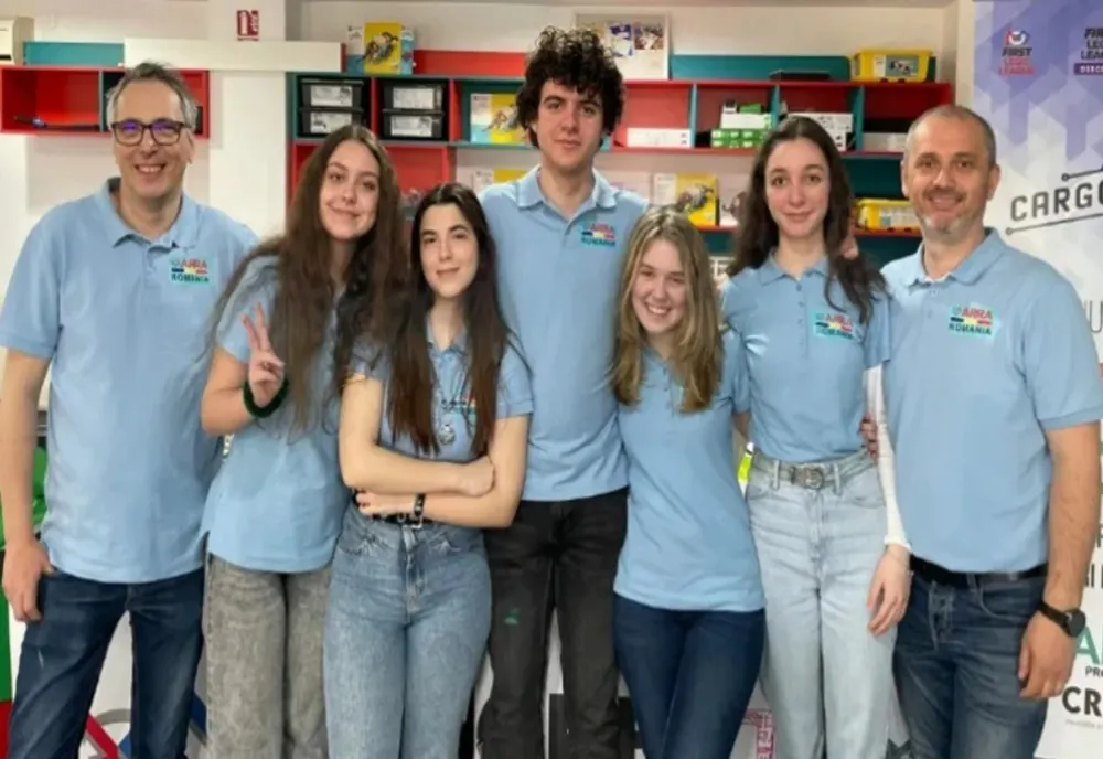 O echipa de robotică din Pitești va reprezenta România la Campionatul Mondial de Robotică din SUA