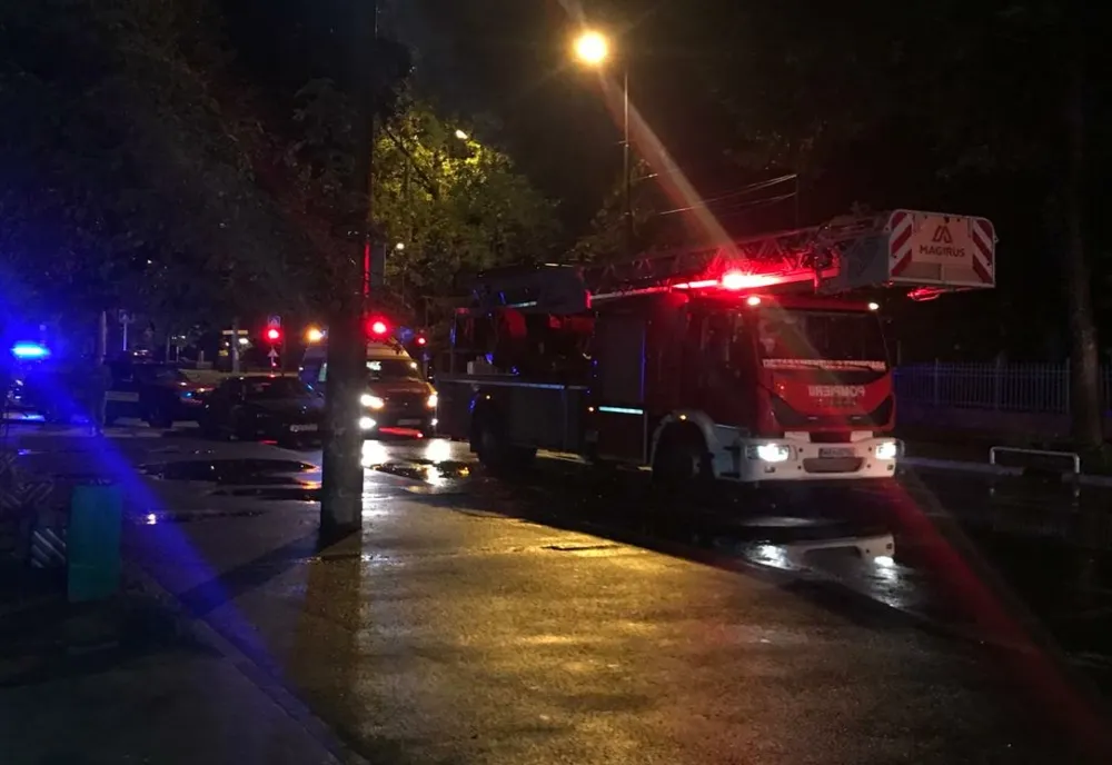 Două case din Argeș în flăcări