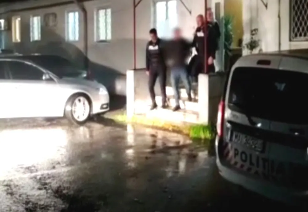 Un bărbat a bătut două femei, într-un salon de cosmetică din Piteşti (VIDEO)