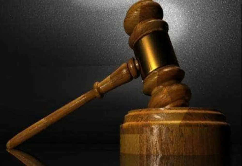 AVOCATUL CARE ȘI-A FORȚAT IUBITA SĂ SE ARUNCE DE LA ETAJUL 15 ȘI-A PRIMIT SENTINȚA