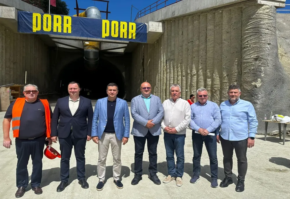 S-a turnat asfalt pe circa 90% din tronsonul Pitești - Curtea de Argeș al autostrăzii spre Sibiu!