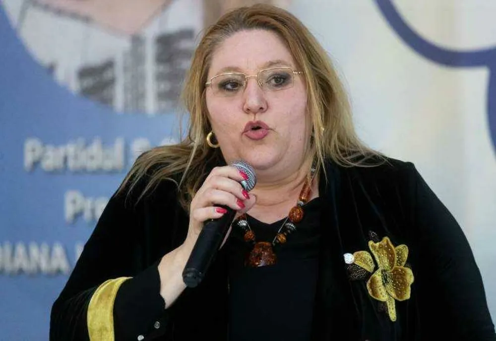 SCANDAL PE MUNTELE GĂINA: DIANA ȘOȘOACĂ HUIDUITĂ ȘI GONITĂ DE LA EVENIMENTELE CULTURALE