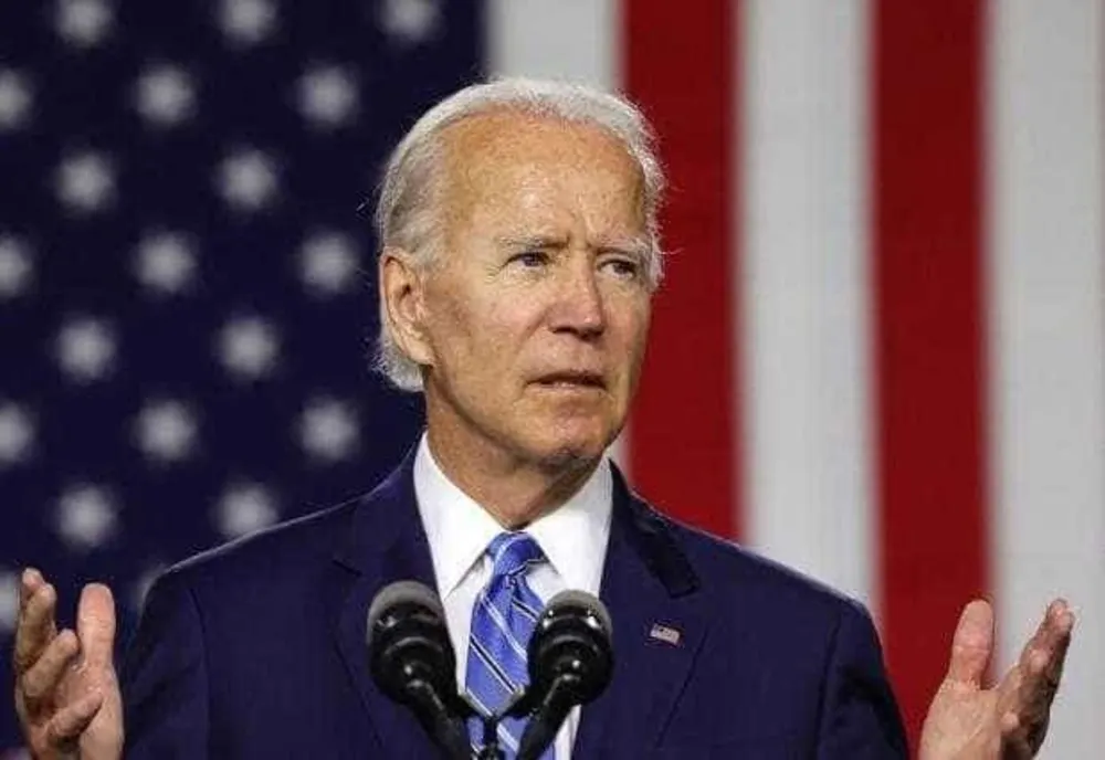 Biden a gafat din nou. A citit de pe prompter ”spune din nou”, o instrucțiune care îi era destinată