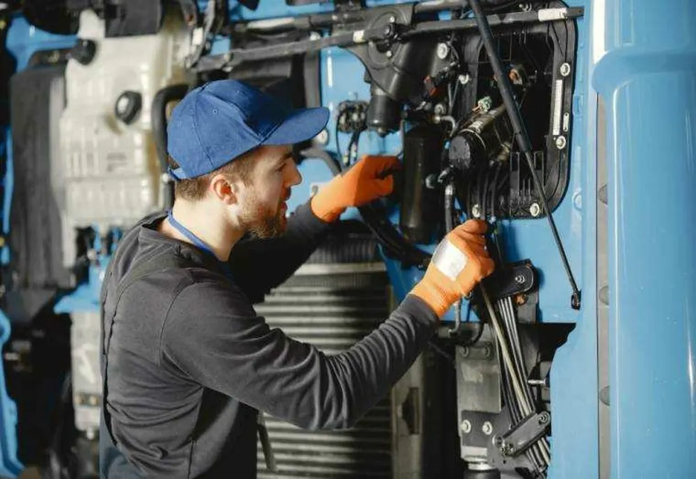 POMPE HIDRAULICE PENTRU VEHICULE COMERCIALE - ELEMENTE CHEIE PENTRU EFICIENȚĂ ȘI FIABILITATE