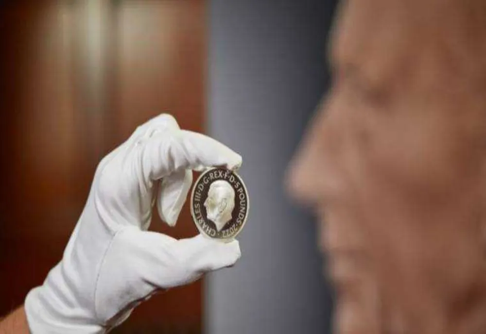 PRIMELE MONEDA DE 1 LIRĂ STERLINĂ CU CHIPUL REGELUI CHARLES AL III-LEA AU INTRAT ÎN CIRCULAȚIE ÎN REGATUL UNIT