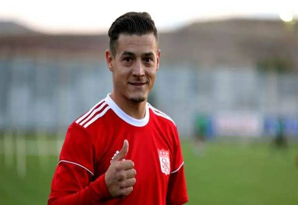 LOVITURĂ DE IMAGINE PENTRU FC MUSCELUL CÂMPULUNG: GABRIEL TORJE SEMNEAZĂ CU ECHIPA DIN LIGA 2