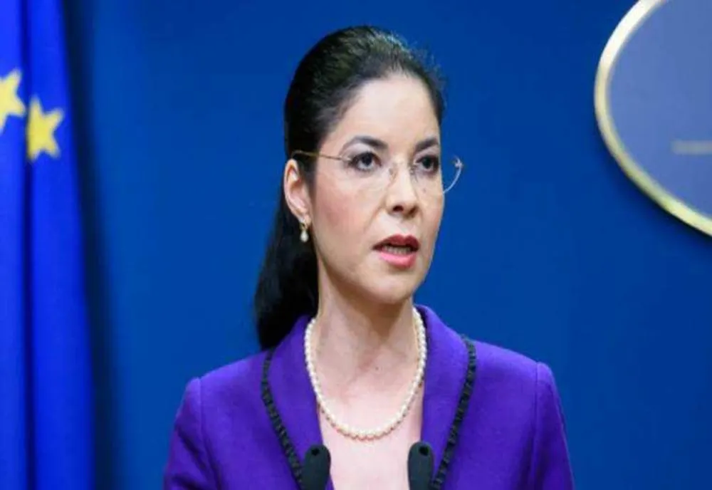 ANA BIRCHALL ÎȘI DEPUNE CANDIDATURA PENTRU FUNCȚIA DE PREȘEDINTE AL ROMÂNIEI