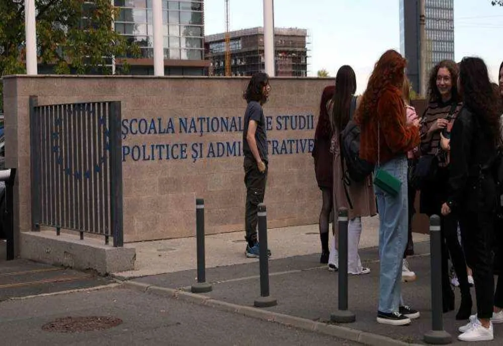 PROTESTE LA SNSPA ÎMPOTRIVA ABUZURILOR SEXUALE