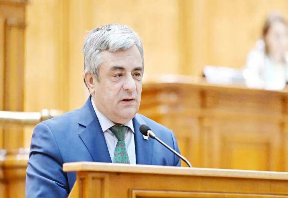 DEPUTATUL ADRIAN MIUȚESCU A SUBLINIAT IMPORTANȚA DEMOCRAȚIEI ÎN POLITICA ROMÂNEASCĂ
