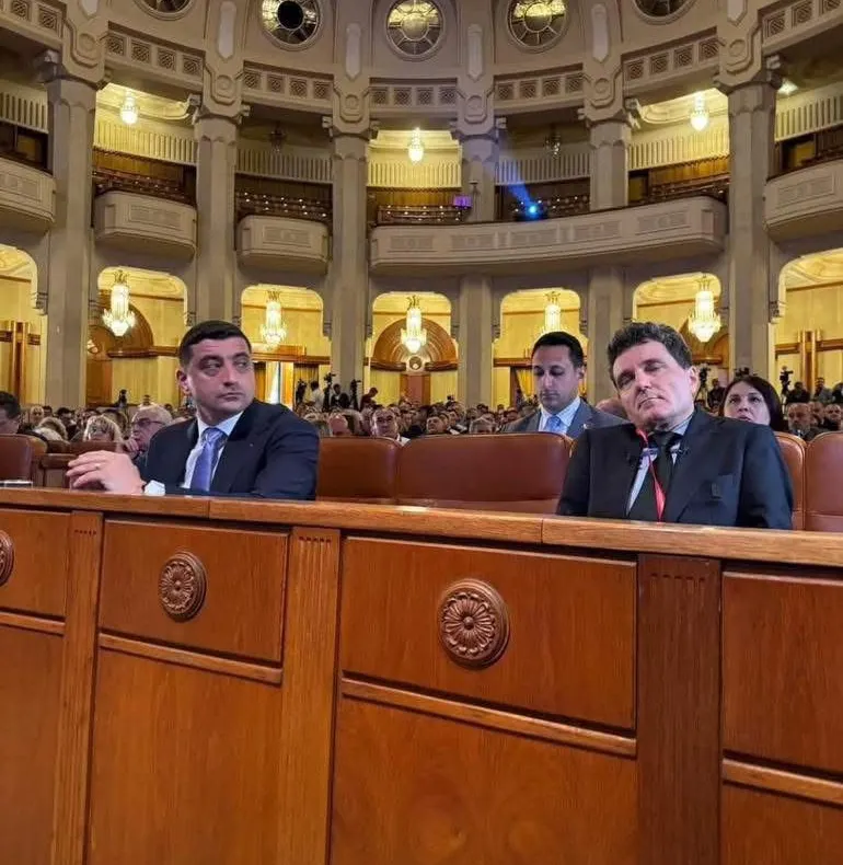 NICUȘOR DAN DOARME ÎN TIMP CE VISEAZĂ LA COTROCENI!