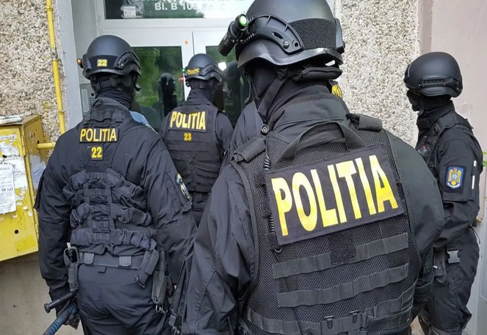 PERCHIZIȚII ALE POLIȚIȘTILOR LA DISTRIGAZ, ÎN DOSARUL EXPLOZIEI DEVASTATOARE DE LA BLOCUL DIN RAHOVA, SOLDATĂ CU 3 MORȚI ȘI DISTRUGEREA IMOBILULUI