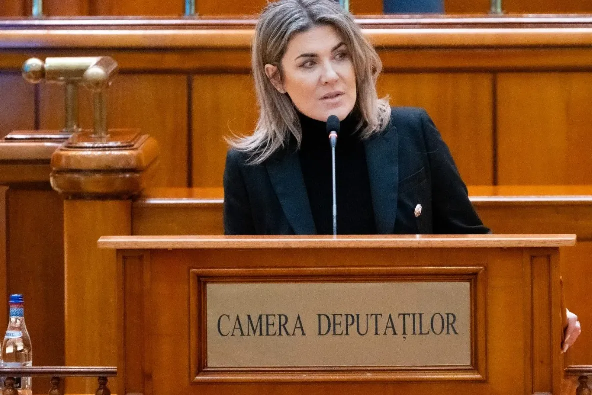 Gianina Șerban (deputat AUR): „Ce viitor mai poate avea România dacă, an de an, tot mai puțini români devin părinți și tot mai multe sate rămân doar niște amintiri?”