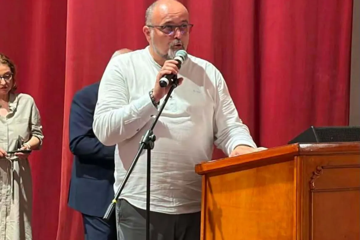 Preot din Topoloveni, suspendat de Arhiepiscopia Argeșului după alegerea la conducerea PSD local