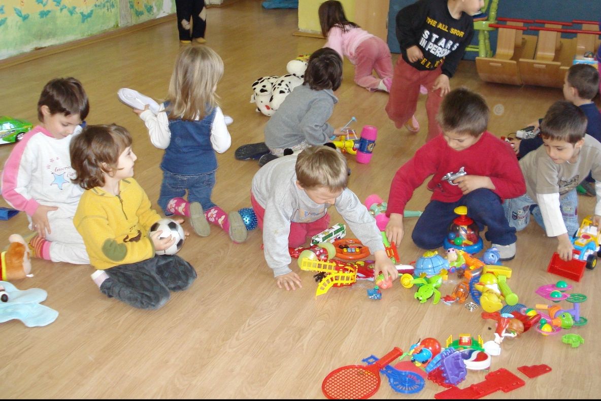 Creşele din Piteşti nu au locuri suficiente . 116 copii au rămas neînscrişi