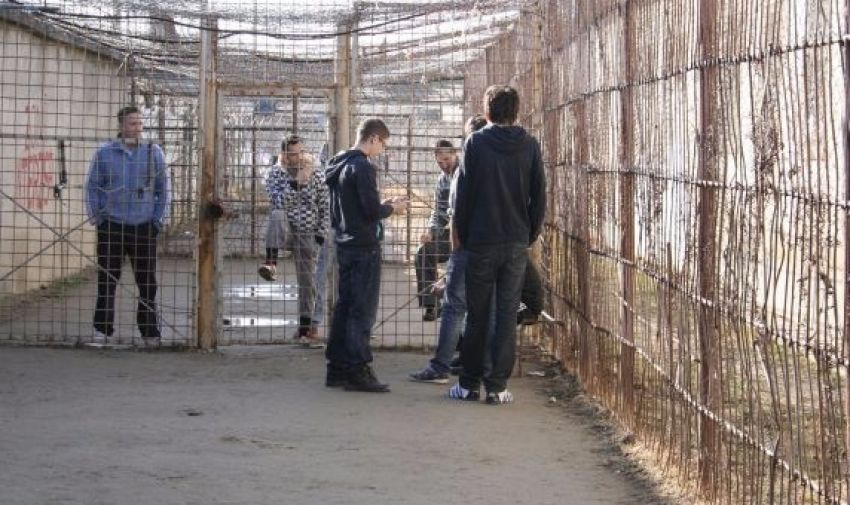 Deținuți de la Penitenciarul Mioveni, actori într-un teatru de improvizație