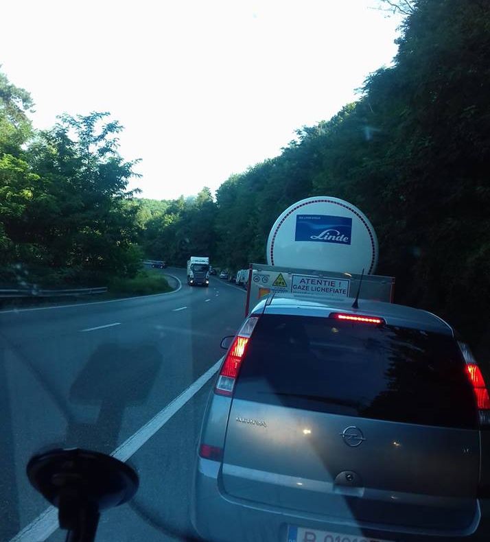 Carambol pe DN 7! S-au ciocnit 5 mașini, traficul a fost blocat