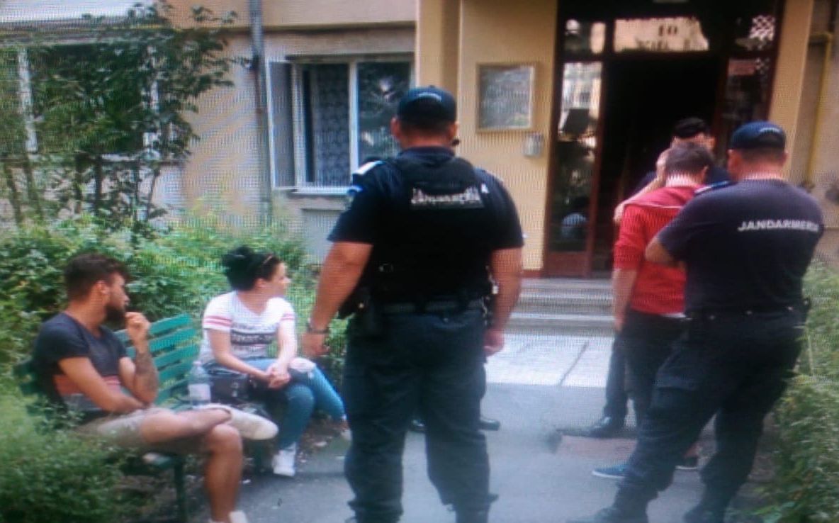 Tineri drogați prinși de jandarmi! Aveau la ei următoarele doze pentru consum