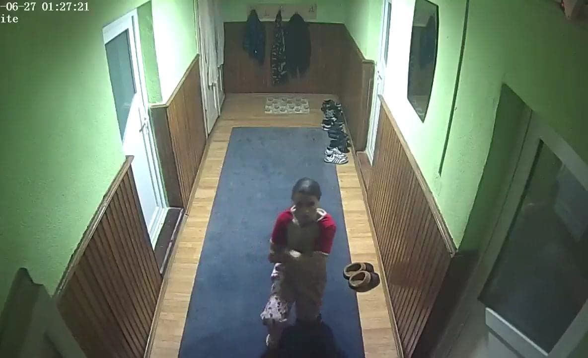 Percheziţii la Rucăr! Concubin acuzat de lipsire de libertate