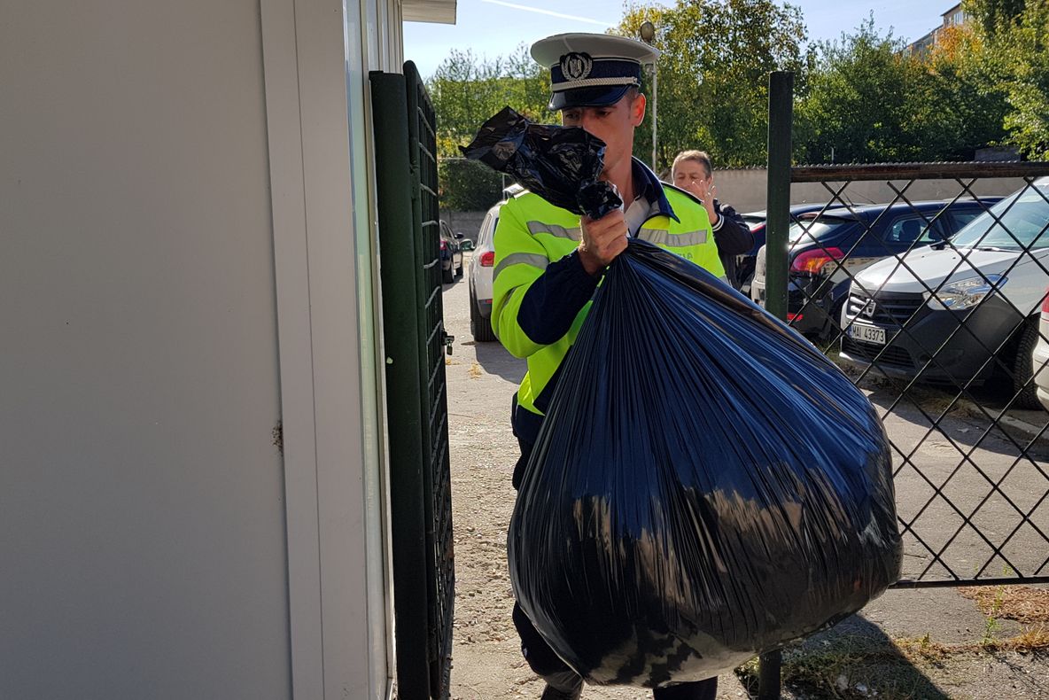 Hoaţă gravidă a scăpat de arest! Complicii ei, arestaţi preventiv